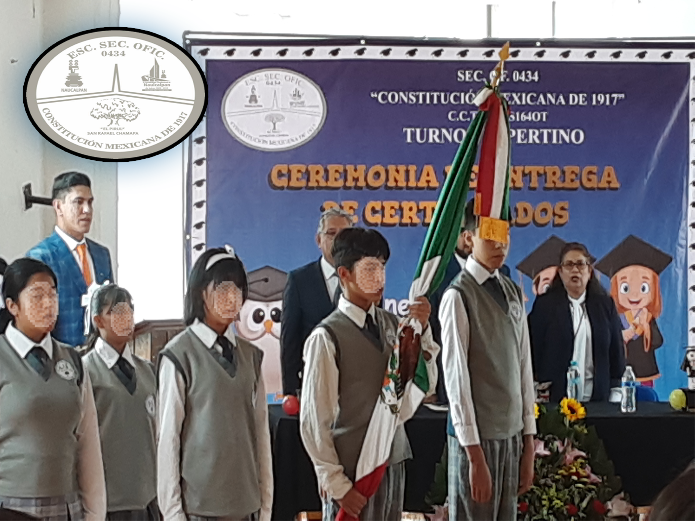 Ceremonia celebrando el dia de las madres